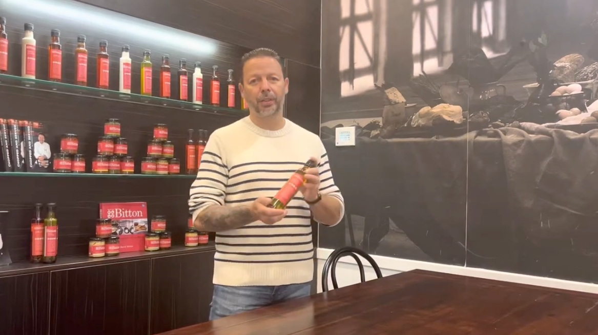 Load video: Bitton Gourmet Extra Virgin Olive Oil with Turmeric and Black Pepper presented by David Bitton